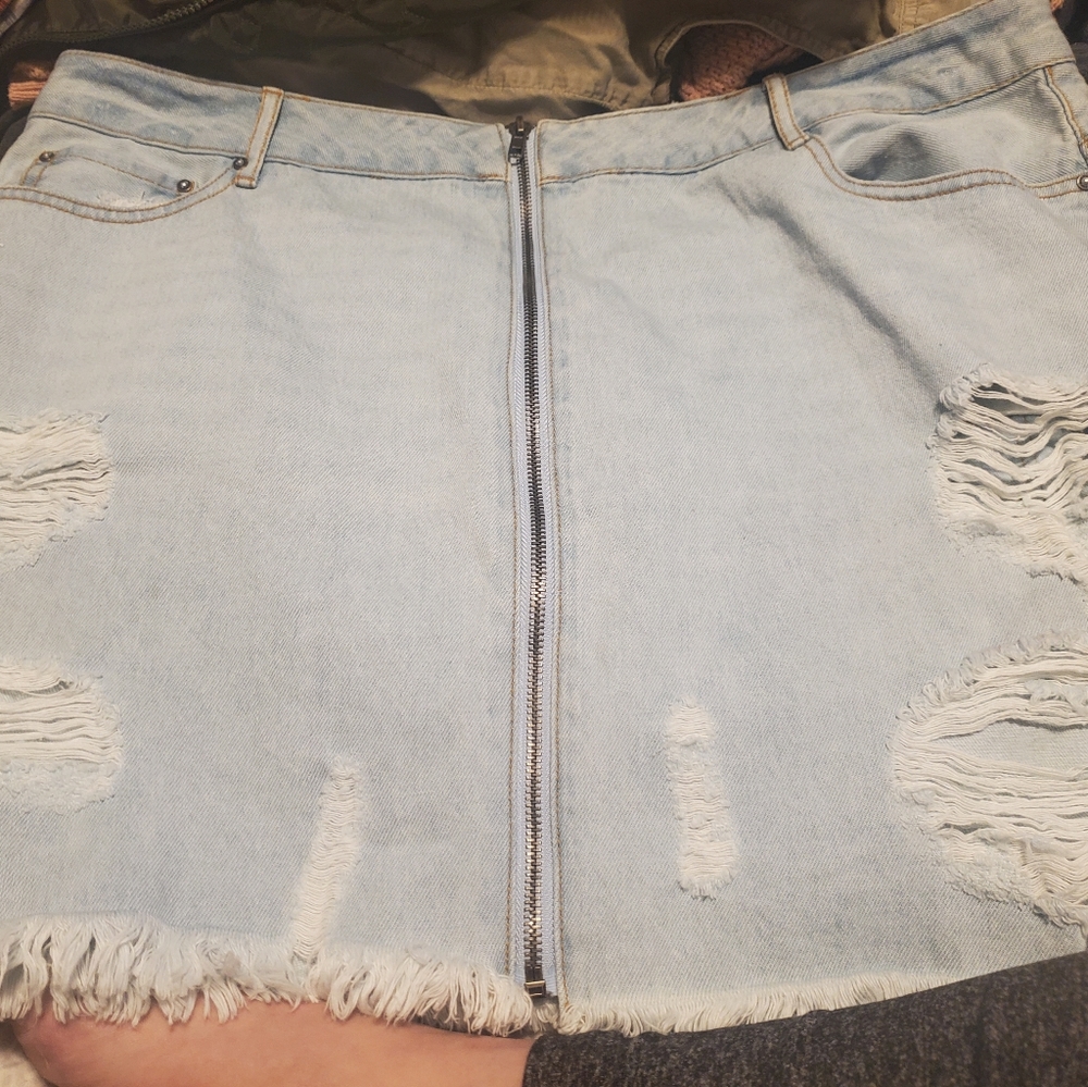 Forever 21 skirt